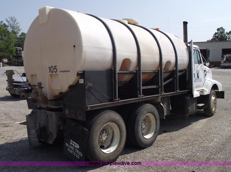 image for item A4035 1990 International 8300 water truck