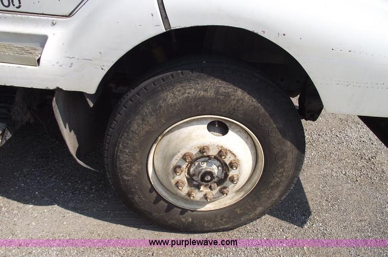 image for item A4035 1990 International 8300 water truck