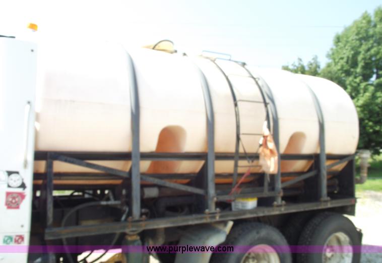 image for item A4035 1990 International 8300 water truck