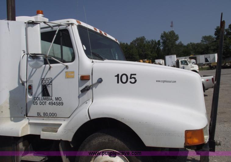 image for item A4035 1990 International 8300 water truck