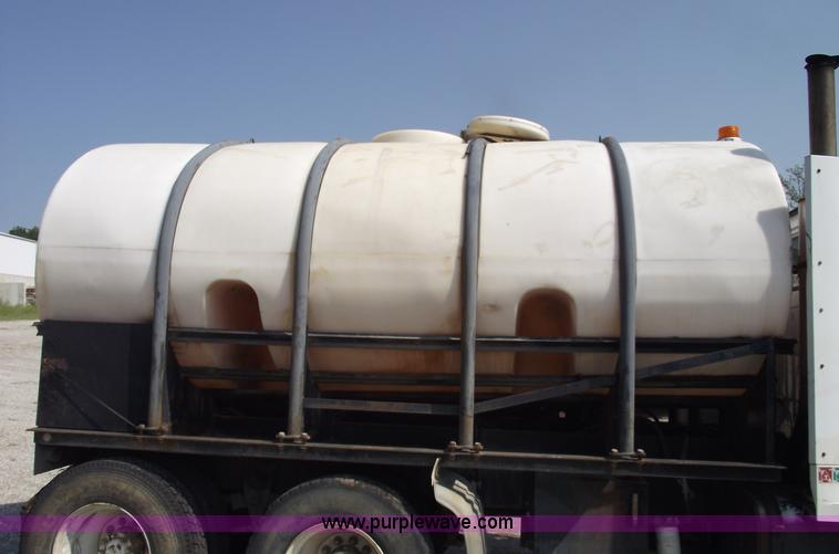 image for item A4035 1990 International 8300 water truck