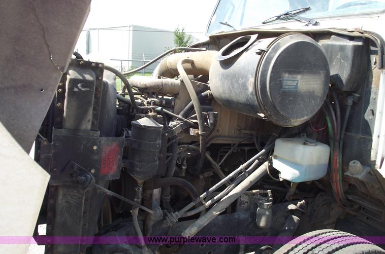 image for item A4035 1990 International 8300 water truck