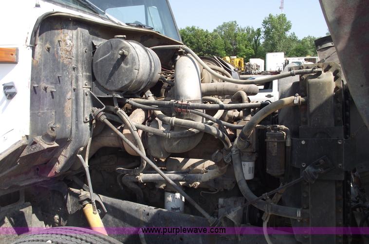 image for item A4035 1990 International 8300 water truck