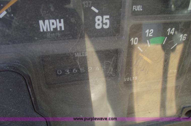 image for item A4035 1990 International 8300 water truck