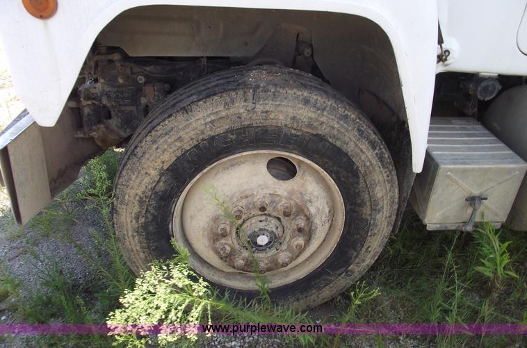 image for item A4036 1989 Mack R688ST water truck