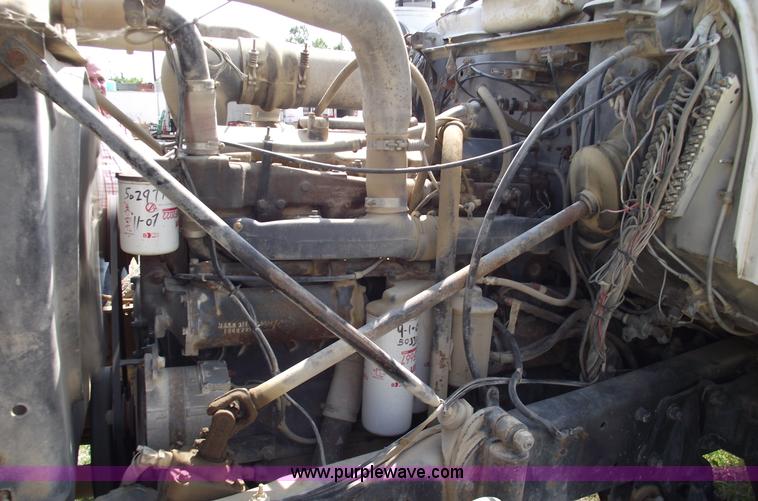 image for item A4036 1989 Mack R688ST water truck