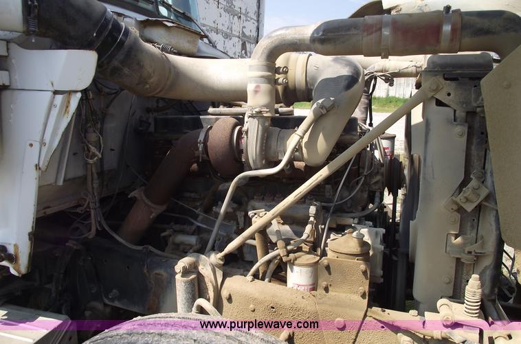 image for item A4036 1989 Mack R688ST water truck