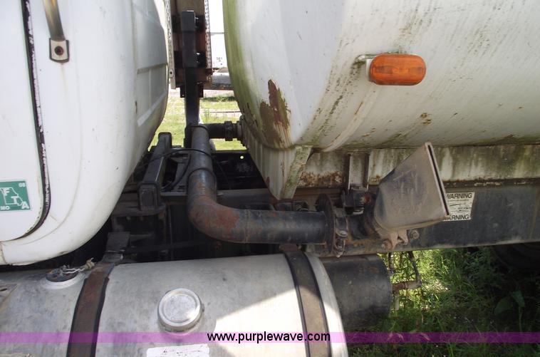 image for item A4036 1989 Mack R688ST water truck