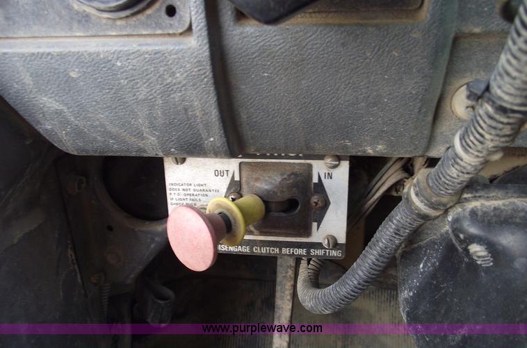 image for item A4036 1989 Mack R688ST water truck