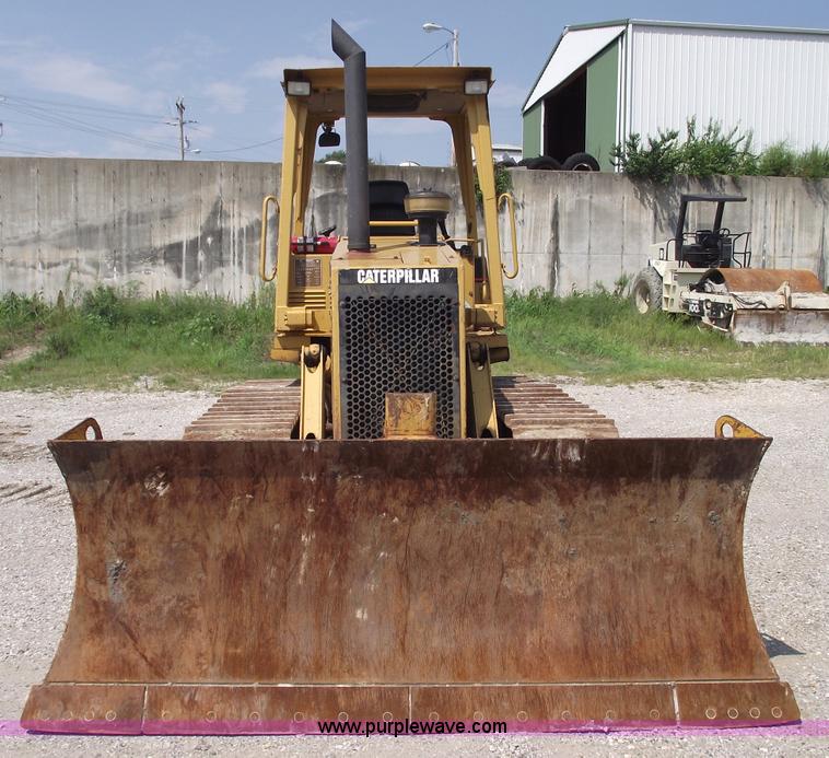 image for item A4037 1999 Caterpillar D5C XL Series III dozer