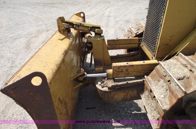 image for item A4037 1999 Caterpillar D5C XL Series III dozer