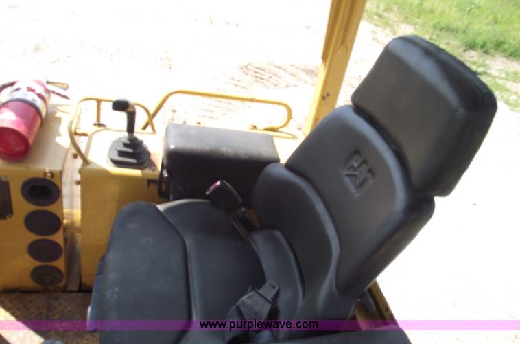 image for item A4037 1999 Caterpillar D5C XL Series III dozer