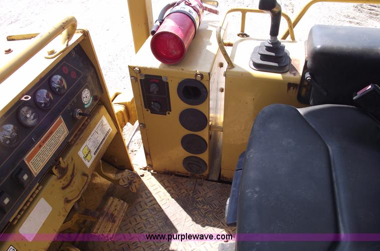 image for item A4037 1999 Caterpillar D5C XL Series III dozer