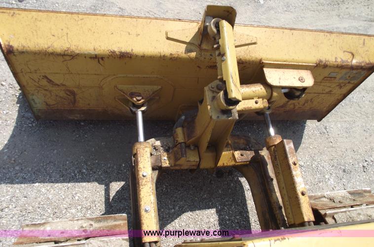image for item A4037 1999 Caterpillar D5C XL Series III dozer