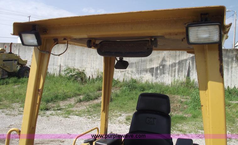 image for item A4037 1999 Caterpillar D5C XL Series III dozer