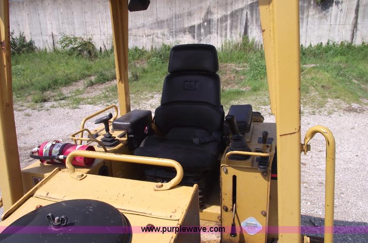 image for item A4037 1999 Caterpillar D5C XL Series III dozer