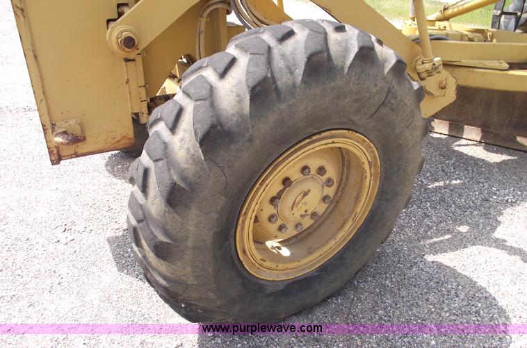 image for item A4038 1996 Caterpillar 135H motor grader