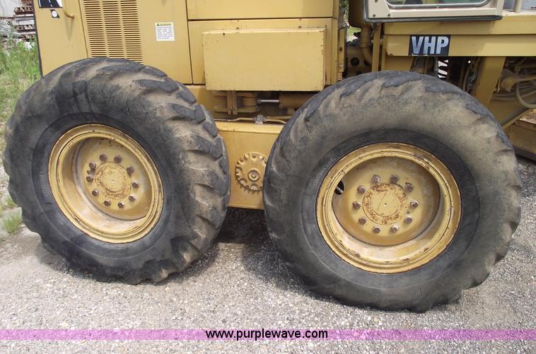 image for item A4038 1996 Caterpillar 135H motor grader