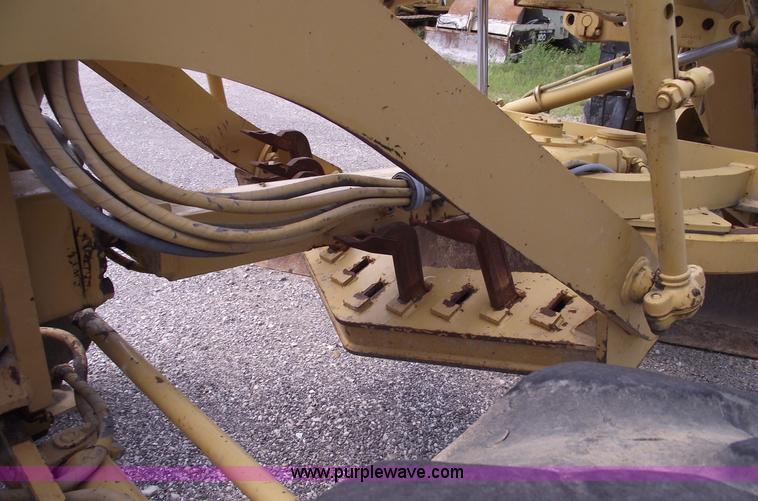 image for item A4038 1996 Caterpillar 135H motor grader