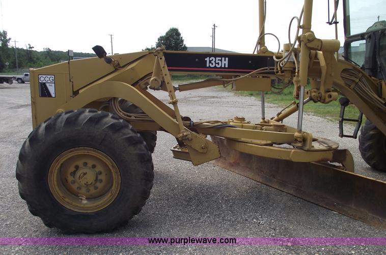 image for item A4038 1996 Caterpillar 135H motor grader