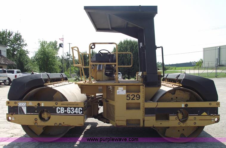image for item A4039 1998 Caterpillar CB634C double drum vibratory roller