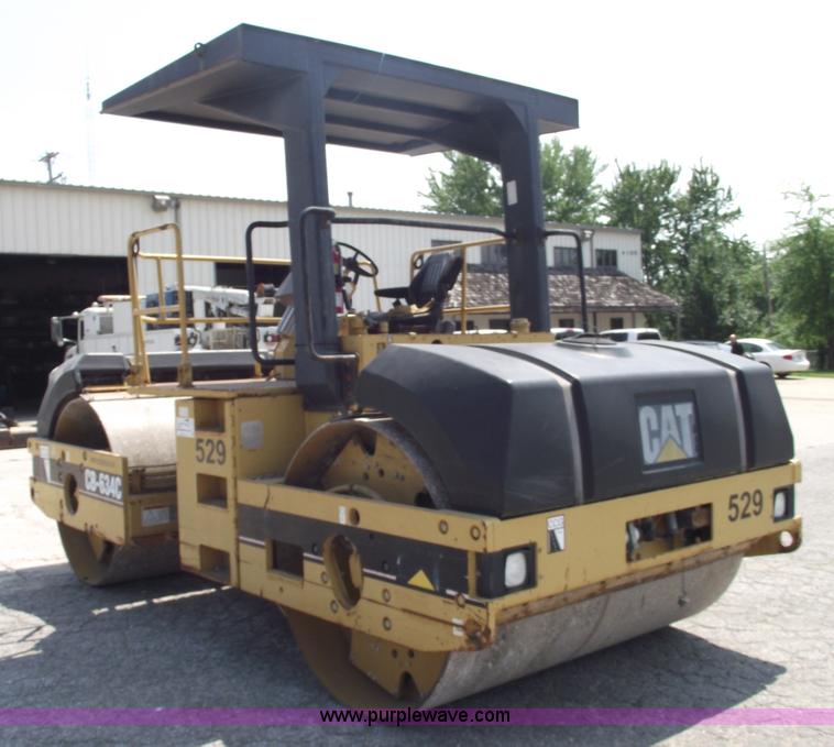 image for item A4039 1998 Caterpillar CB634C double drum vibratory roller