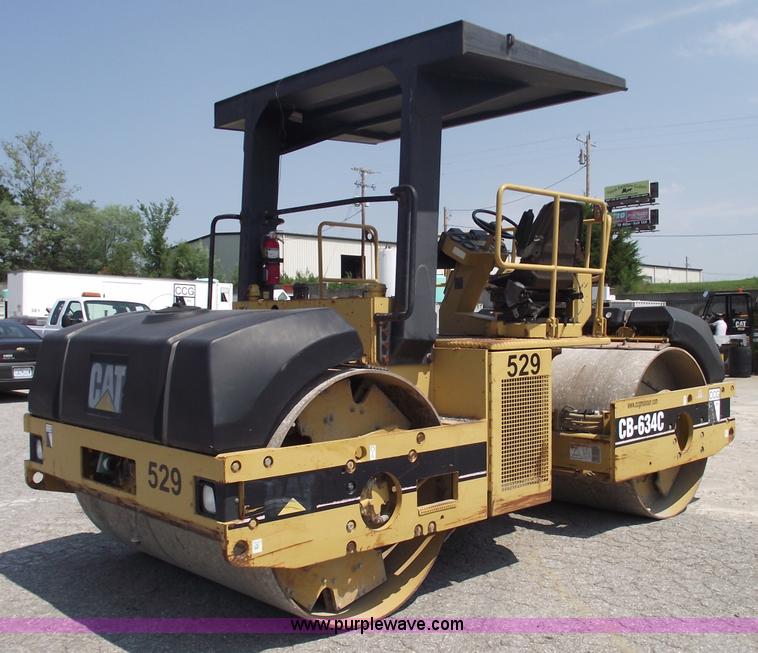 image for item A4039 1998 Caterpillar CB634C double drum vibratory roller