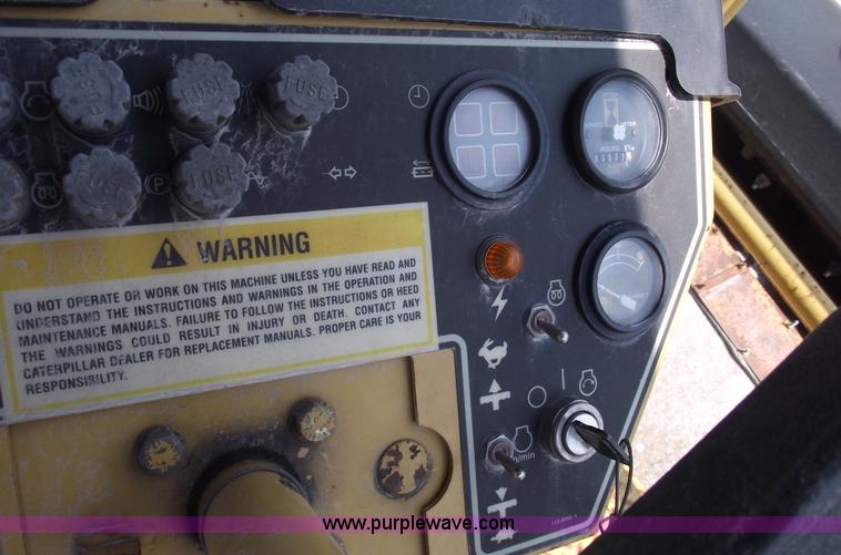 image for item A4039 1998 Caterpillar CB634C double drum vibratory roller