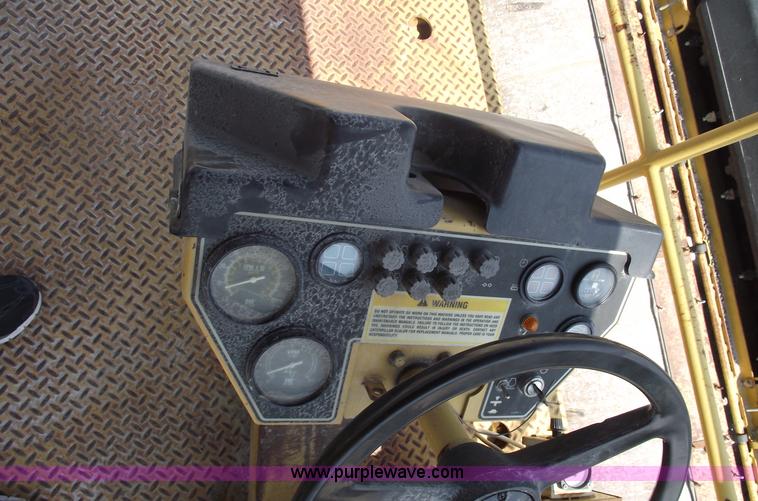 image for item A4039 1998 Caterpillar CB634C double drum vibratory roller