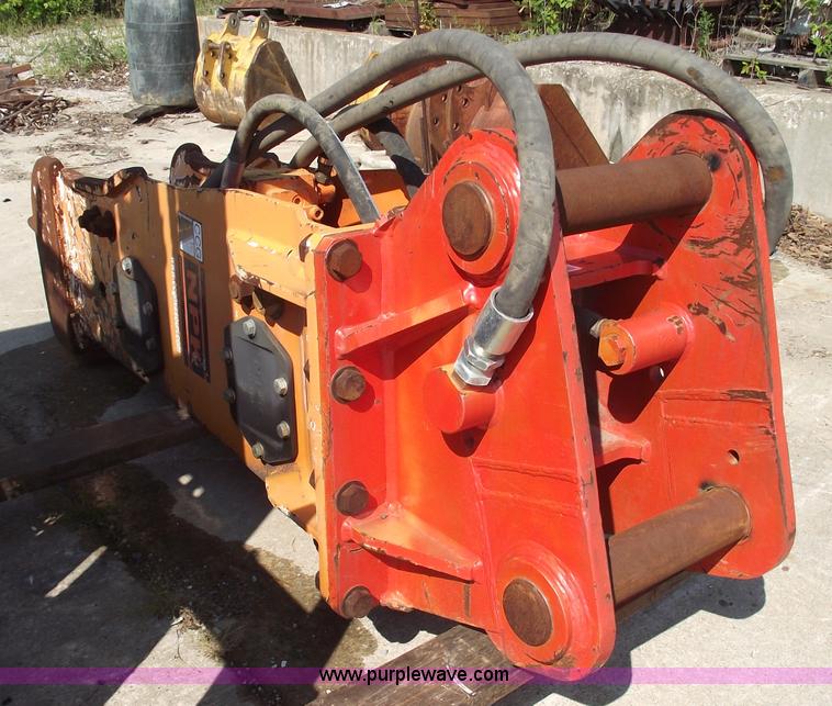 image for item A4048 2005 NPK 16X hydraulic breaker