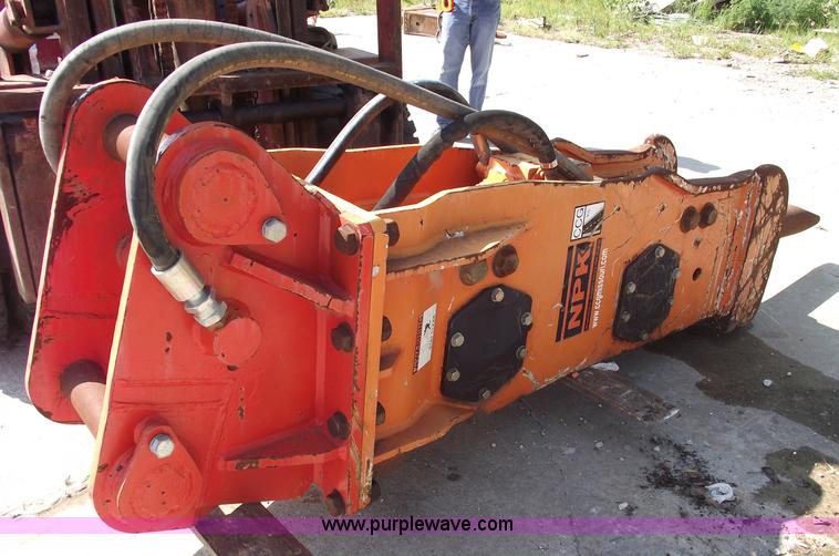 image for item A4048 2005 NPK 16X hydraulic breaker