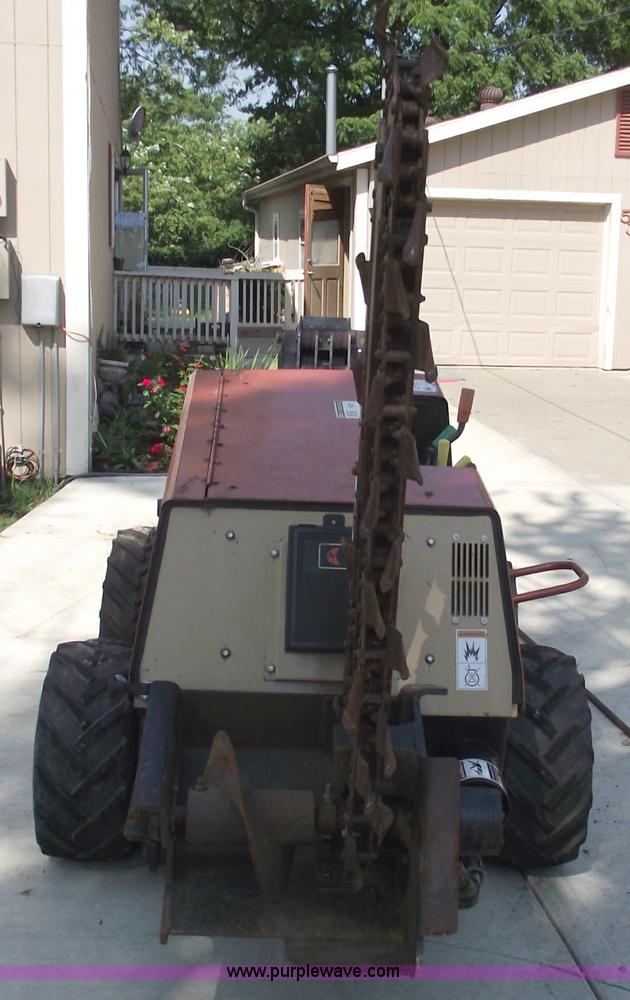 image for item A4067 2004 Ditch Witch 410SX vibratory plow