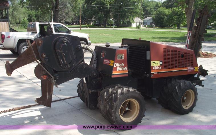 image for item A4067 2004 Ditch Witch 410SX vibratory plow