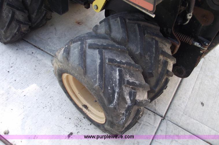 image for item A4067 2004 Ditch Witch 410SX vibratory plow