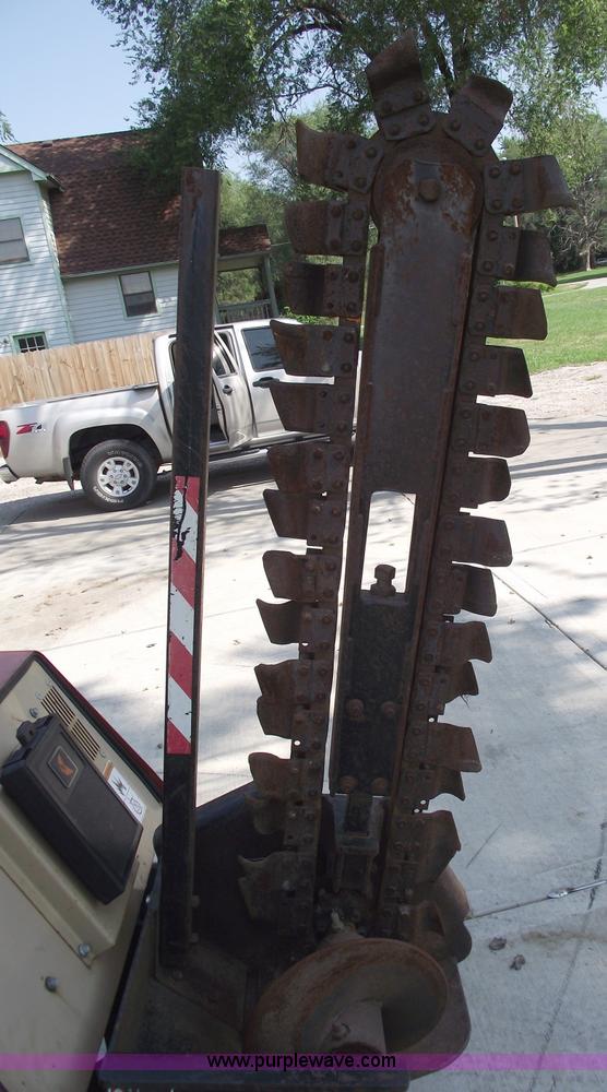 image for item A4067 2004 Ditch Witch 410SX vibratory plow