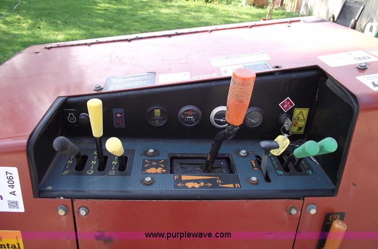 image for item A4067 2004 Ditch Witch 410SX vibratory plow