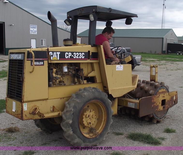 image for item A4077 Caterpillar CP-323C vibratory compactor