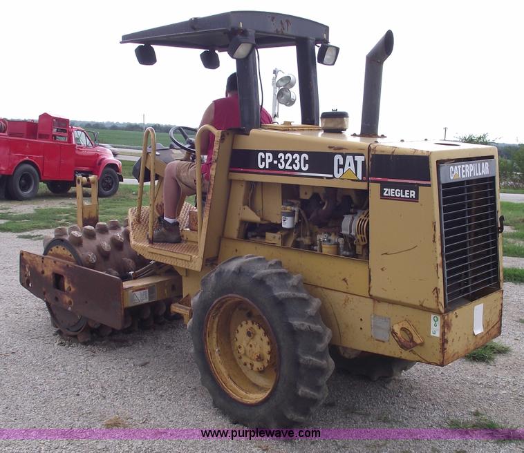 image for item A4077 Caterpillar CP-323C vibratory compactor