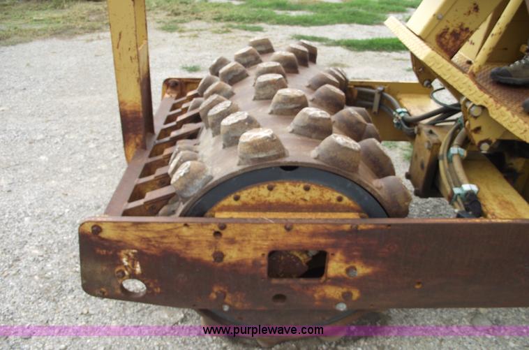 image for item A4077 Caterpillar CP-323C vibratory compactor
