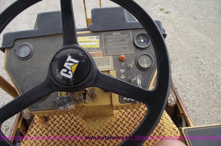 image for item A4077 Caterpillar CP-323C vibratory compactor