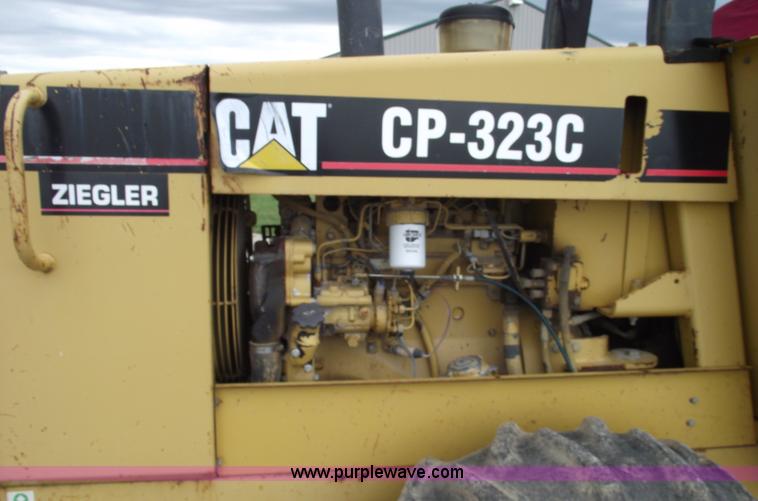image for item A4077 Caterpillar CP-323C vibratory compactor