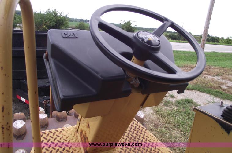 image for item A4077 Caterpillar CP-323C vibratory compactor