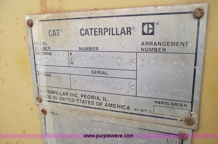 image for item A4077 Caterpillar CP-323C vibratory compactor