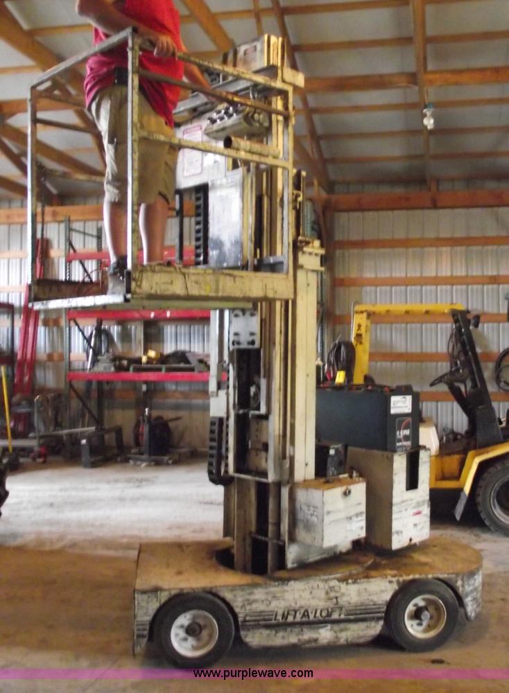 image for item A4100 1988 Lift-a-loft AMV24 aerial lift