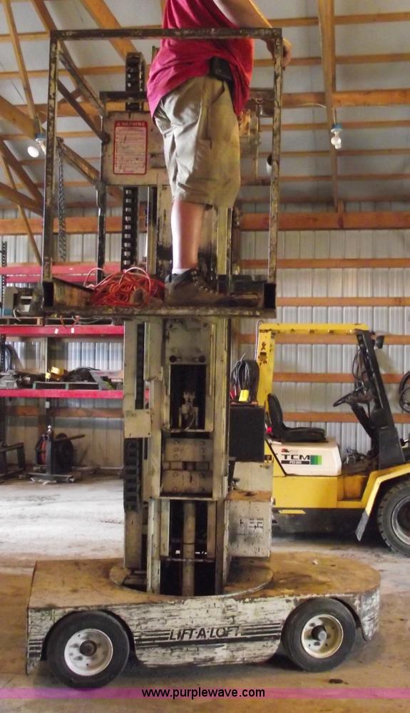 image for item A4100 1988 Lift-a-loft AMV24 aerial lift