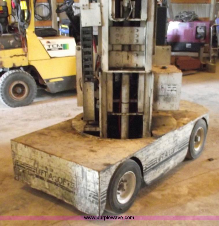 image for item A4100 1988 Lift-a-loft AMV24 aerial lift