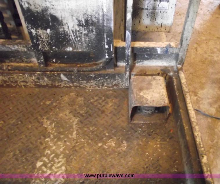 image for item A4100 1988 Lift-a-loft AMV24 aerial lift