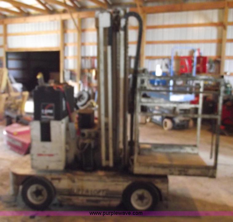 image for item A4100 1988 Lift-a-loft AMV24 aerial lift