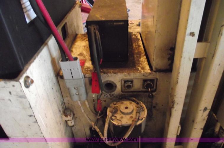 image for item A4100 1988 Lift-a-loft AMV24 aerial lift