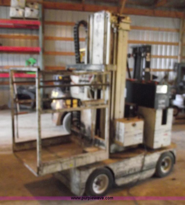 image for item A4100 1988 Lift-a-loft AMV24 aerial lift